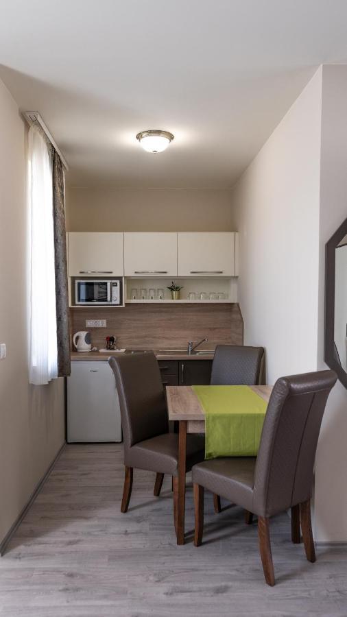 Fonix Apartman Lenti Ngoại thất bức ảnh