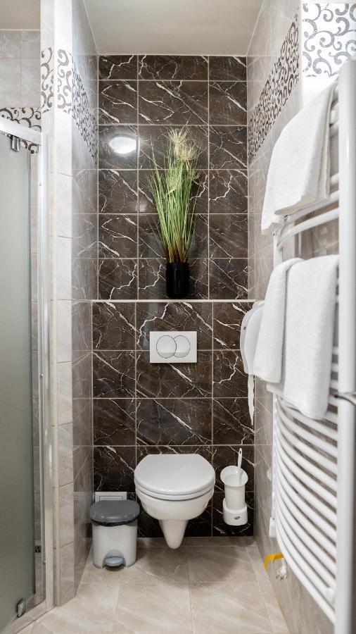 Fonix Apartman Lenti Ngoại thất bức ảnh